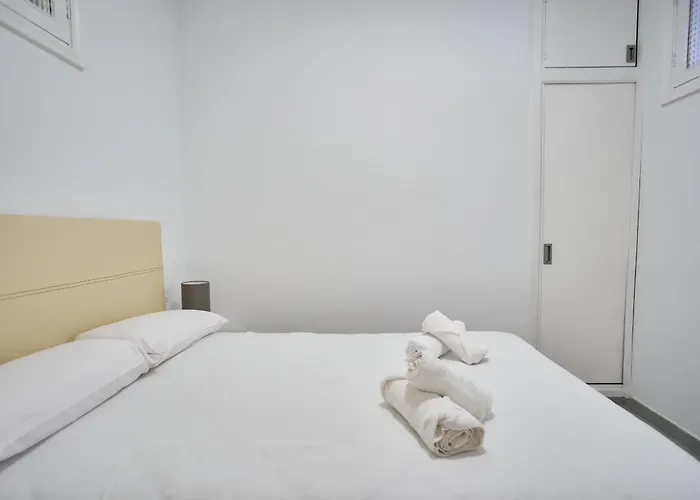 Urban Flat In Santa Catalina - 4 Min Walk To